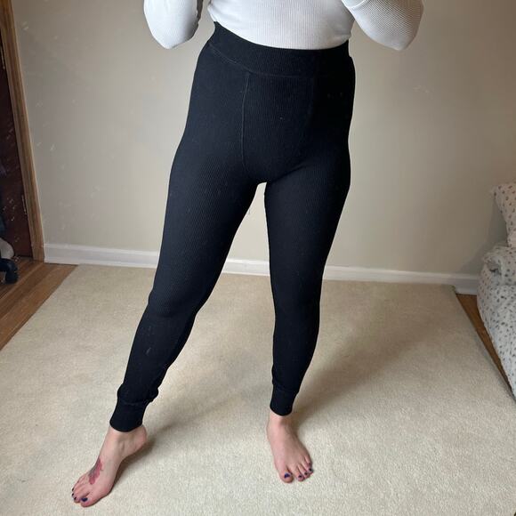 Skims: Black Waffle Leggings - Picture 3 of 9